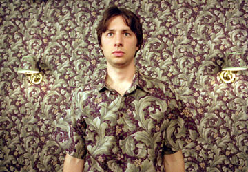 Uncomfortable with his recent fame, Zach Braff uses camoflauge clothing to blend in.