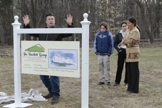 Alec Baldwin has complete confidence in the housing market. 