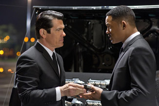We've secretly replaced Tommy Lee Jones with an actor 30 years younger. Does Will Smith notice?