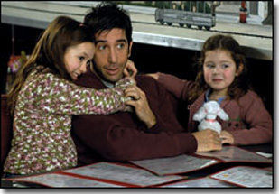 David Schwimmer makes some *new* friends.